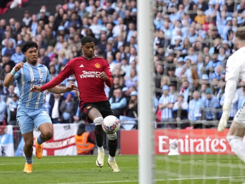 Tình huống Rashford bỏ lỡ bàn thắng đáng tiếc tại bán kết FA Cup trước Coventry