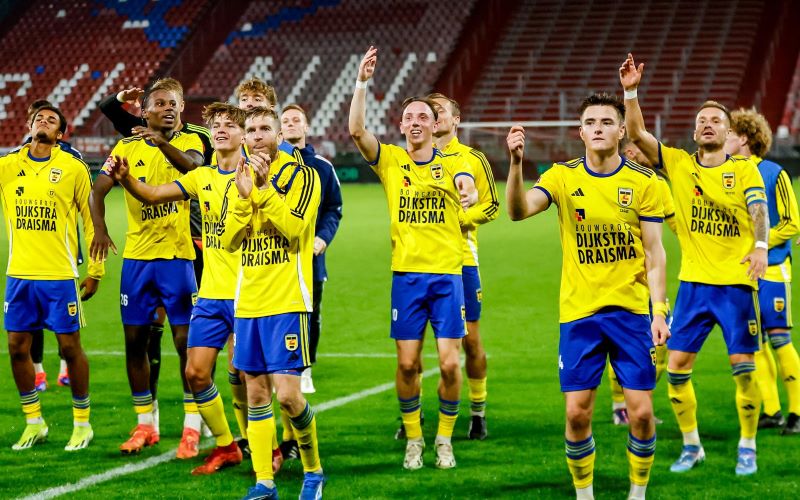 nhan-dinh-cambuur-vs-eindhoven-ngay-22-10