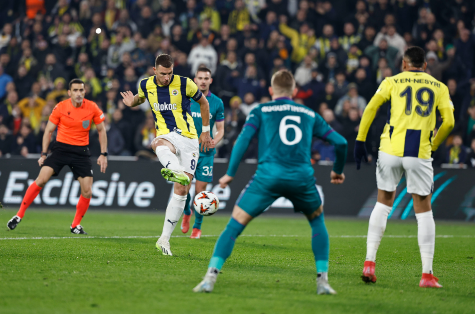 Fenerbahce vs Anderlecht (00:45 – 14/02) | Xem lại trận đấu