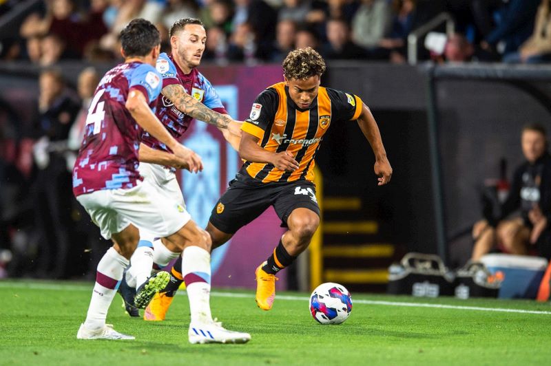 Nhận định soi kèo Burnley vs Hull City lúc 02h45 ngày 13/02/2025